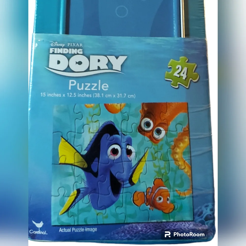 Disney Pixar Finding Dory 24 Piece Puzzle In Lunchbox Style Case NWOT